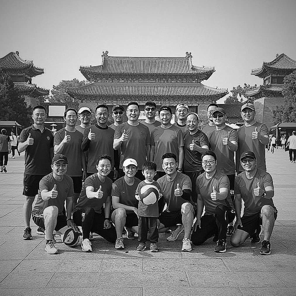 Nathaniel Brown và hai cánh cửa hẹp: Khi Davies trở lại và đội tuyển Đức chờ một hậu vệ trái đích thực