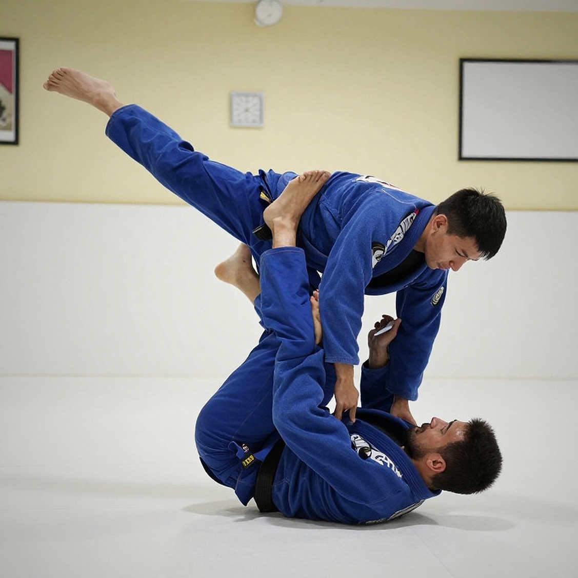 Raoni Barcelos nhập viện sau TKO hiệp 5: Đọc phác đồ y tế, đối chiếu hồ sơ sự nghiệp
