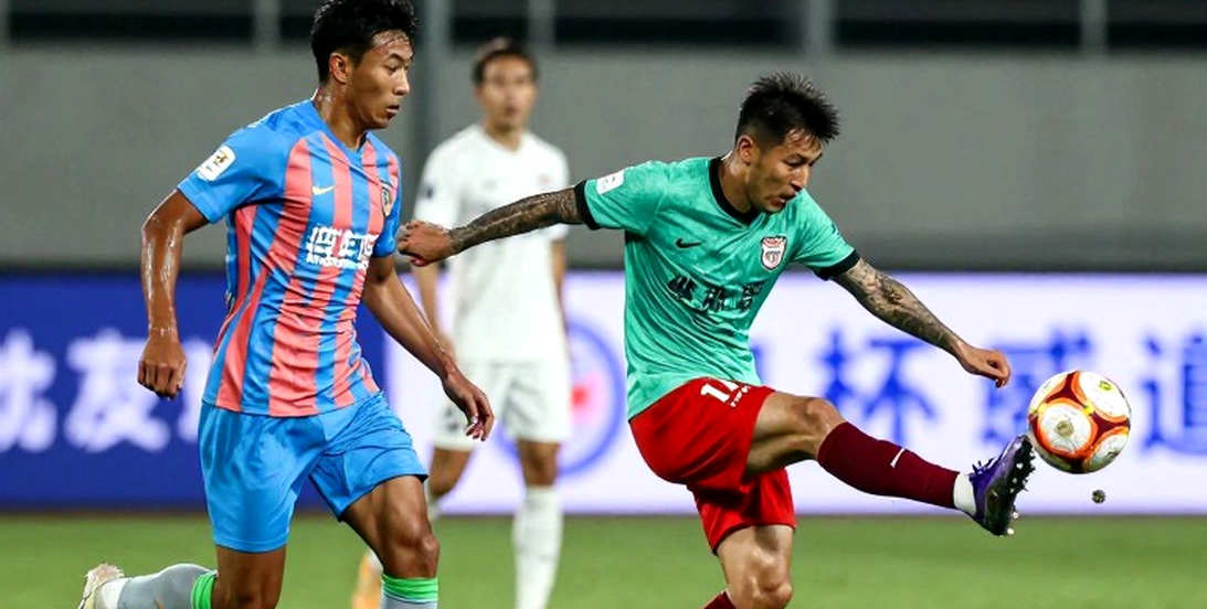 Alvarado và Sandoval: Chivas đang có hai câu trả lời cho một câu hỏi