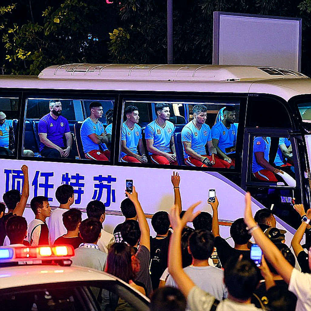 Đông Nai FC gặp Hanoi Police: Một Công Phượng, một hàng thủ khuyết người và khoảng cách của cả một hệ thống