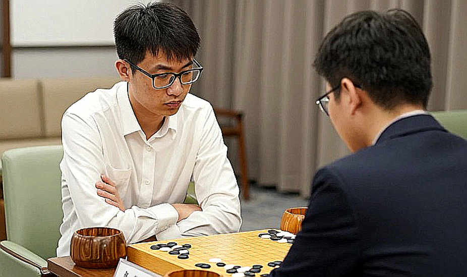 Gambit Con Voi: Khi nước đi thứ hai làm dậy sóng bàn cờ nước Đức